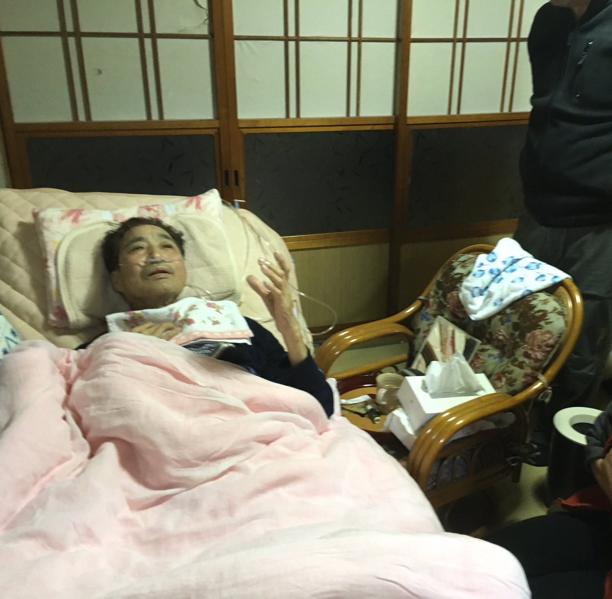 From his bed, Mr Hata told stories and entertained visitors w/ jokes. https://t.co/QoPilynCIs